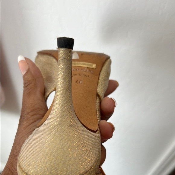 Elegant Gold Slingback Heels